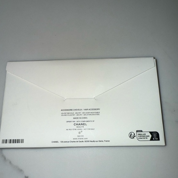 New CHANEL Beauty Red, Cream & Black hair pins set of 6 - Picture 4 of 5